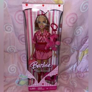 Barbie I Love Valentine's Day 2006 Doll by Mattel New In Box J9191